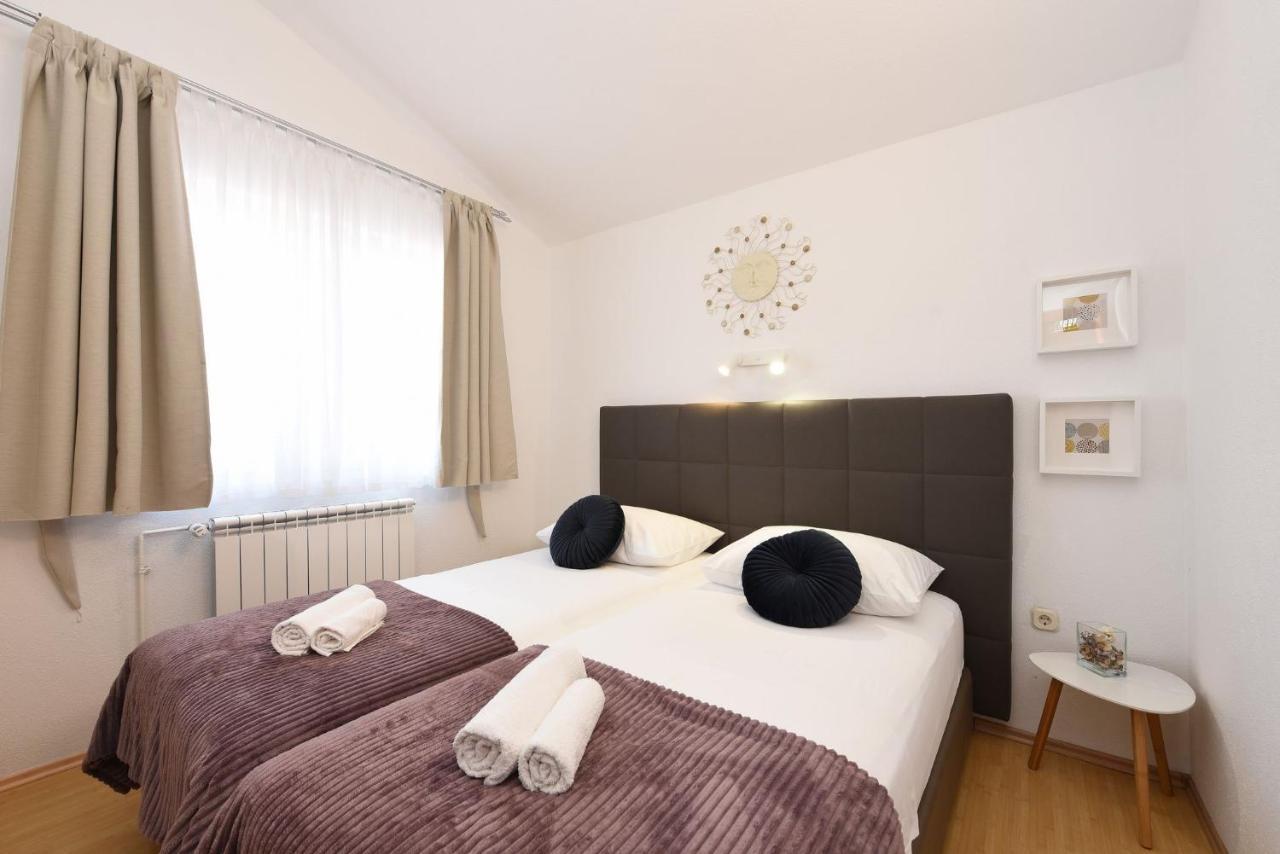Apartments Amari Starigrad Exterior photo
