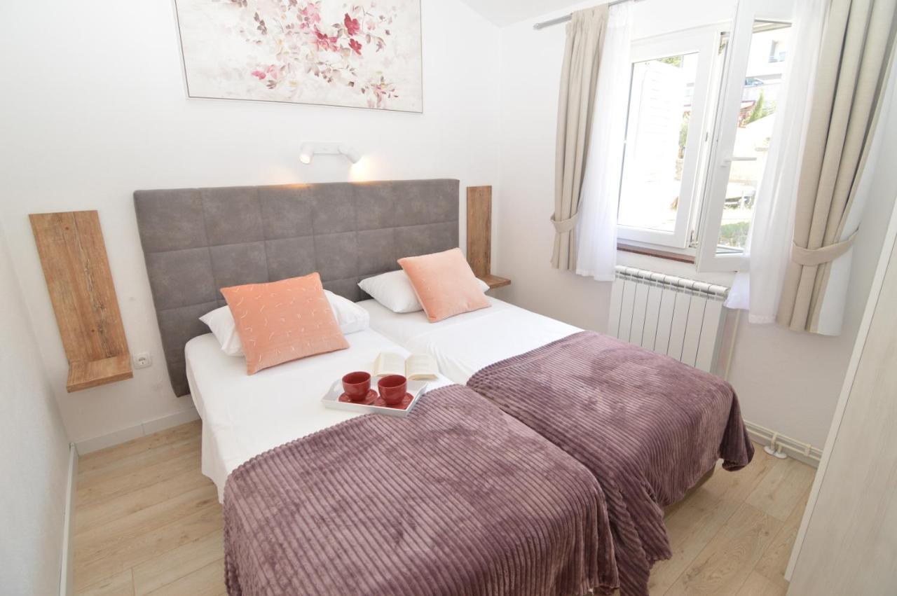 Apartments Amari Starigrad Exterior photo